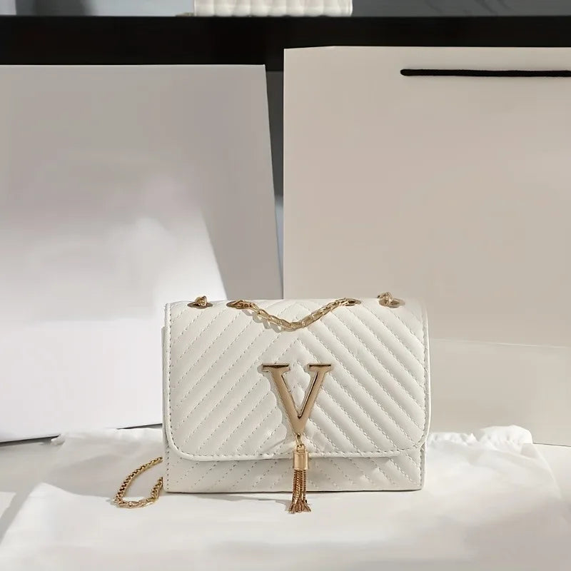 Jo Luxe Embroidered Clutchv